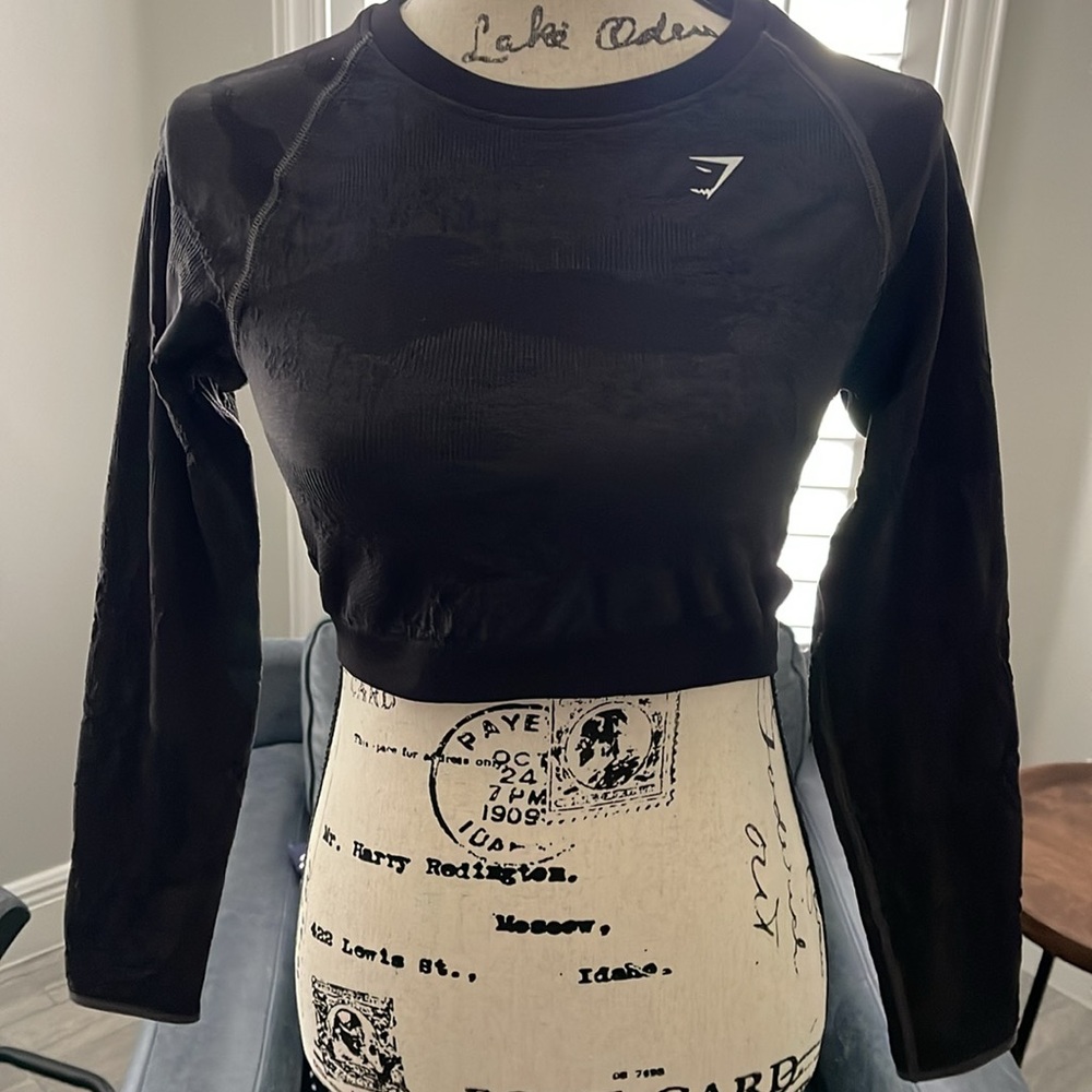 Gymshark Lace Up Back Long Sleeve Crop Top, Black Camo - Medium - Picture 2 of 6
